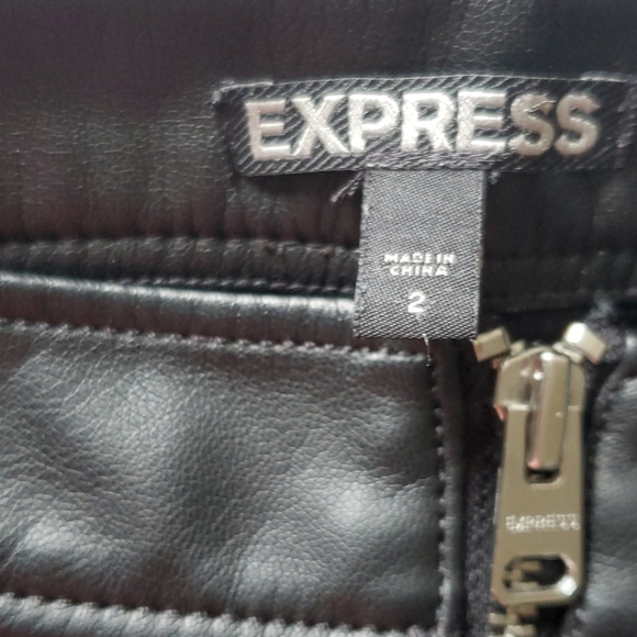 Leather skirt - Picture 3 of 3